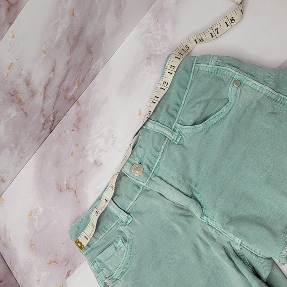 Maurice’s Teal Raw Hem Denim Shorts Size 1/2 - Picture 6 of 9